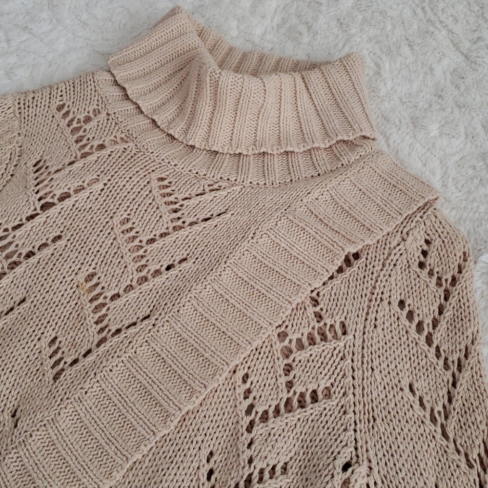 *SOLD* Cropped Caplet Style Sweater - Picture 2 of 3